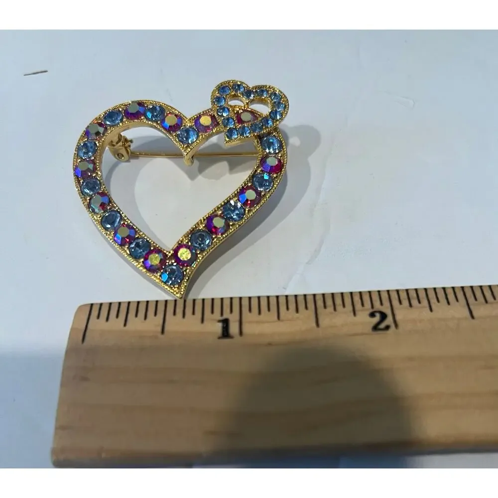 NWOT Vintage Multicolor Rhinestone Intertwined‎ Open Hearts Brooch Pin